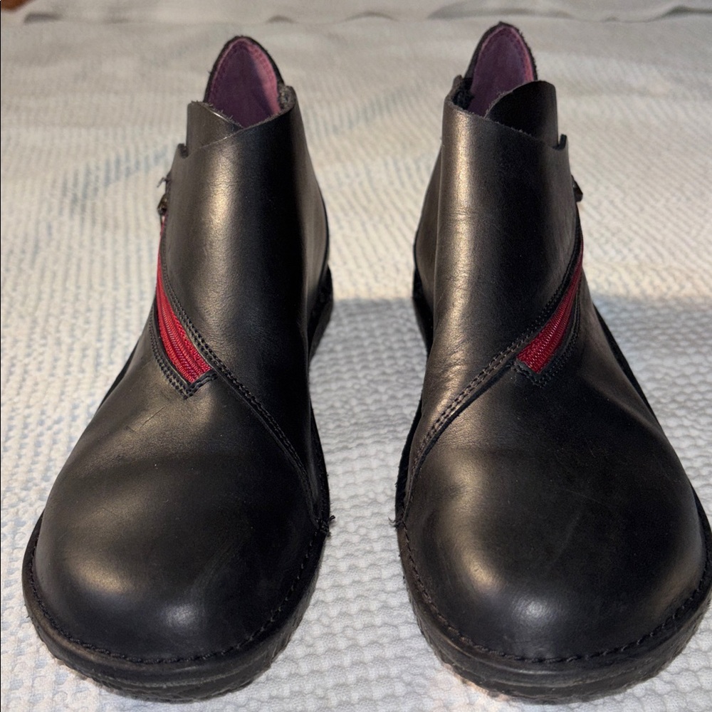 Loints of Holland Black Ankle Boots, Red Zipper, EUC, look NEW! Size UK 39, US 8 - Picture 4 of 15